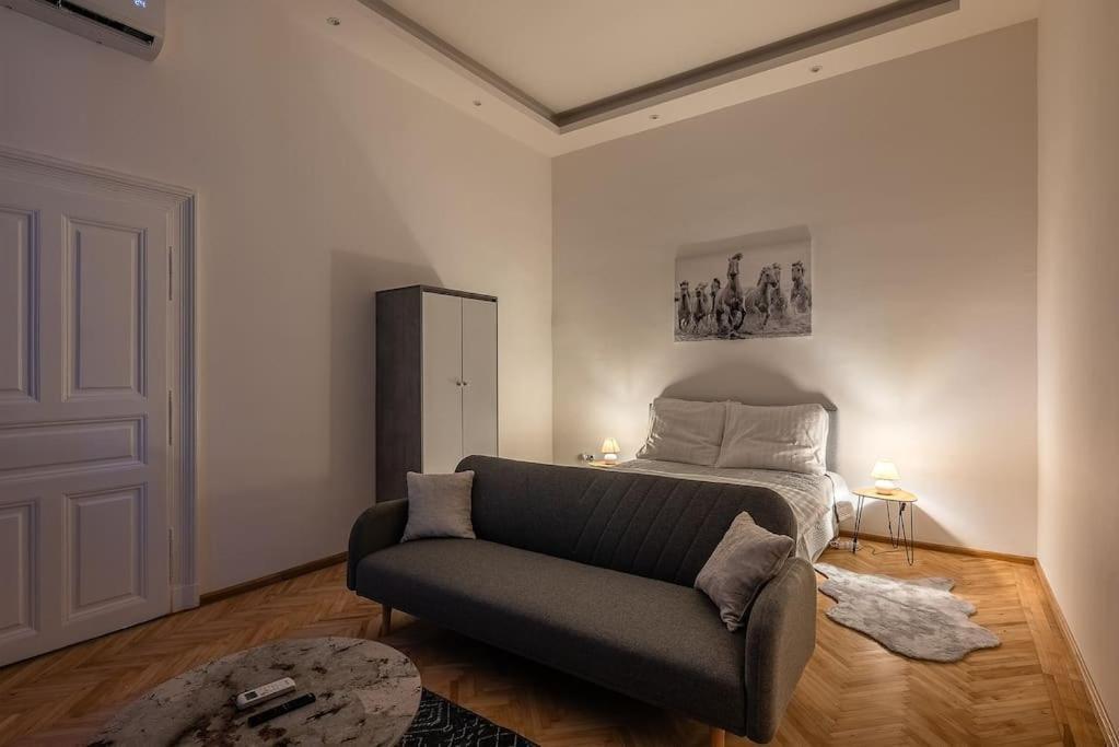 Dizsu'S Place Budapest Ngoại thất bức ảnh