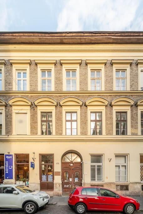 Dizsu'S Place Budapest Ngoại thất bức ảnh